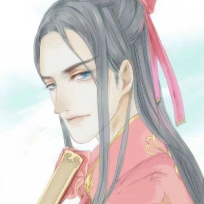网友拍到黑色球状不明物空中飞行